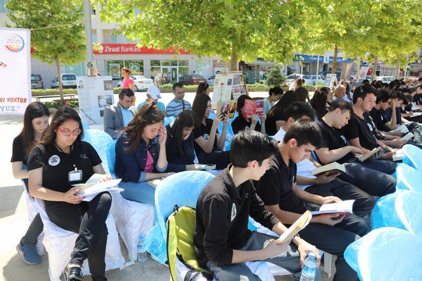 KİTAPLAR ÜLKESİNE YOLCULUK YAPTILAR