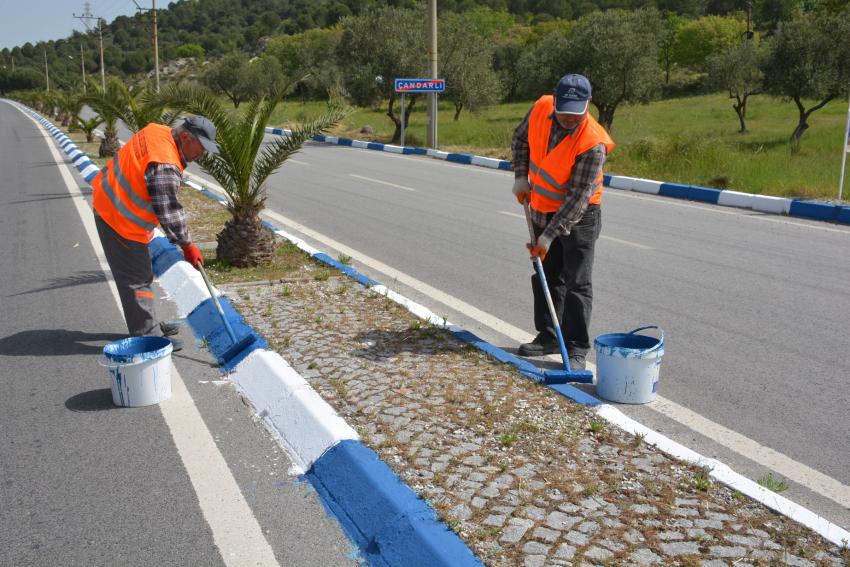 Çandarlı’da belediye ekipleri dur durak bilmiyor