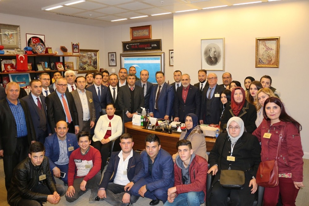 Cumhurbaşkanı Başdanışmanı Topçu, Kazak Heyet ve Çivrillilerle bir araya geldi