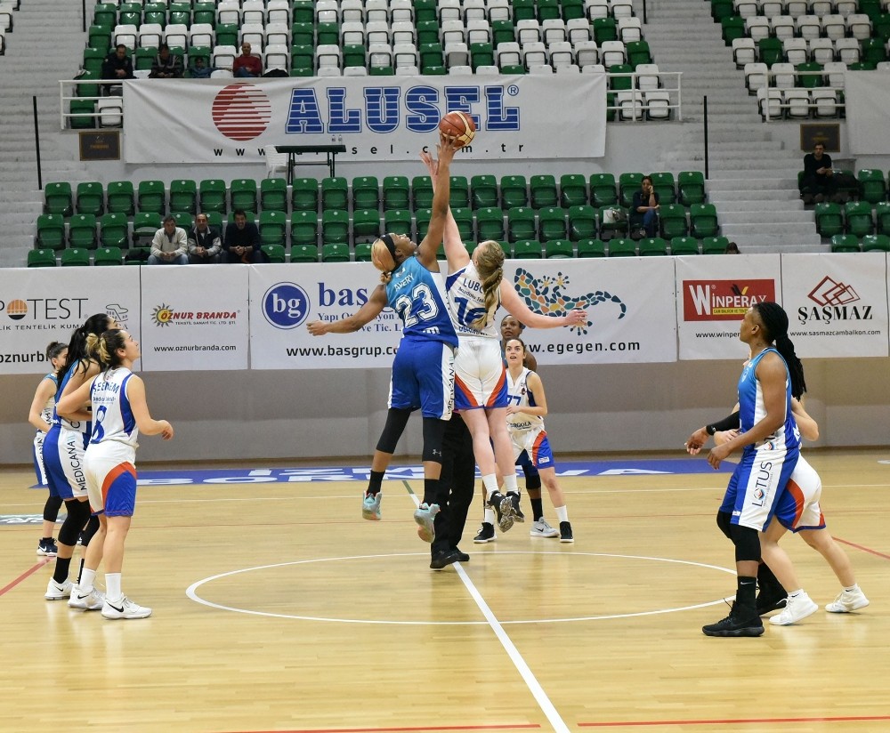 Bornova Becker, devrenin son maçında kayıp