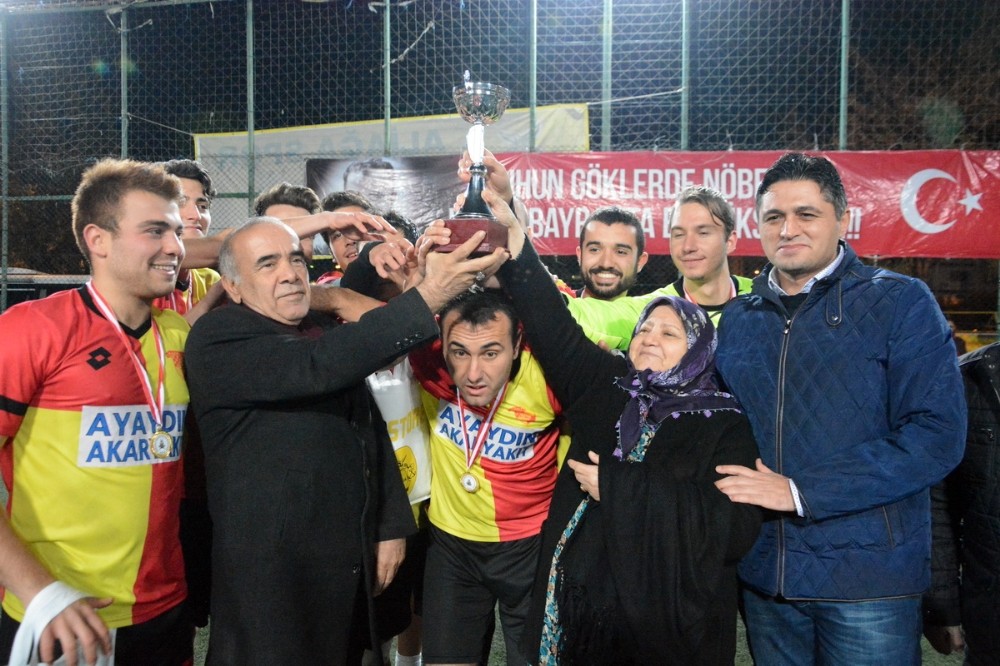 Şehit Oğuz Özgür Çevik Turnuvası Şampiyonu Göztepe