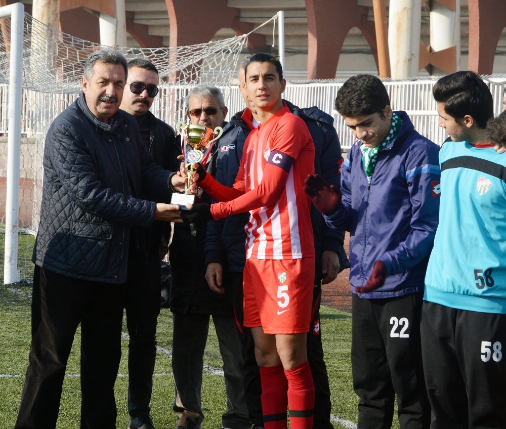 Gölbaşı Belediyespor’dan kupalı galibiyet
