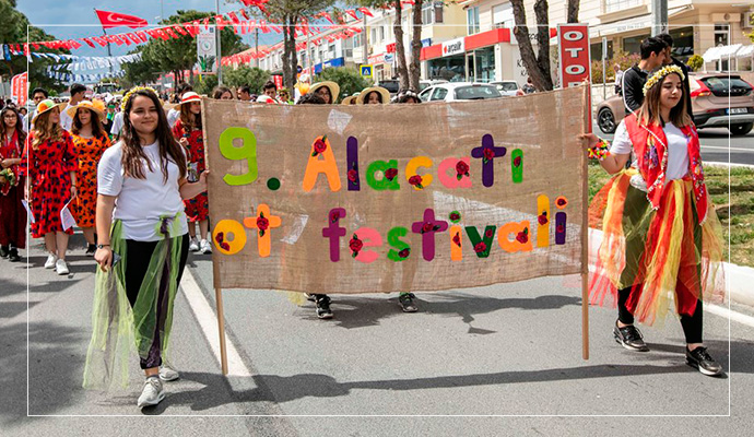 Yüzleri güldüren festival: Alaçatı Ot Festivali
