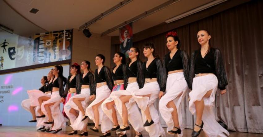 Anadolunun tüm renkleri Karşıyaka'da