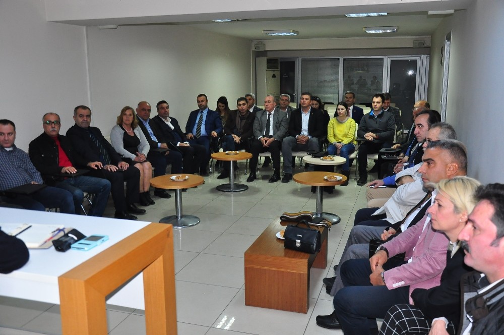 Başkan Kocaoğlu’ndan il kongresi öncesi CHP İzmir’de toplantı