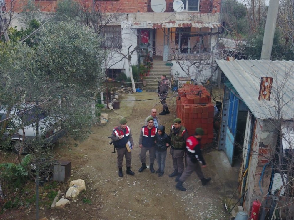 Jandarmadan uyuşturucu tacirlerine ‘Drone’lu operasyon: 37 gözlatı