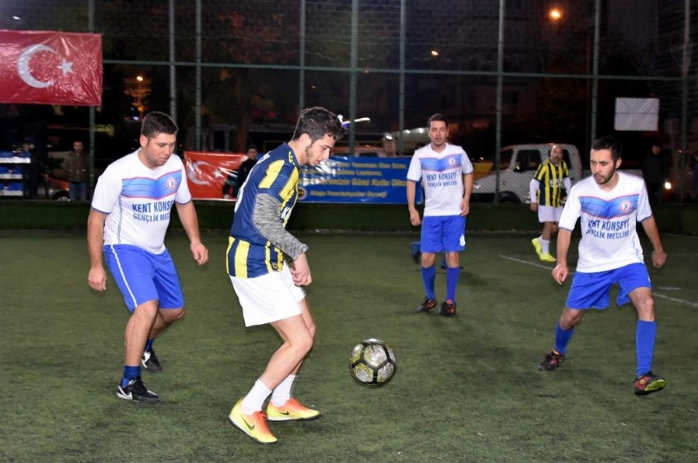 Şehit Oğuz Özgür Çevik Turnuvasında çeyrek finalistler belli oldu
