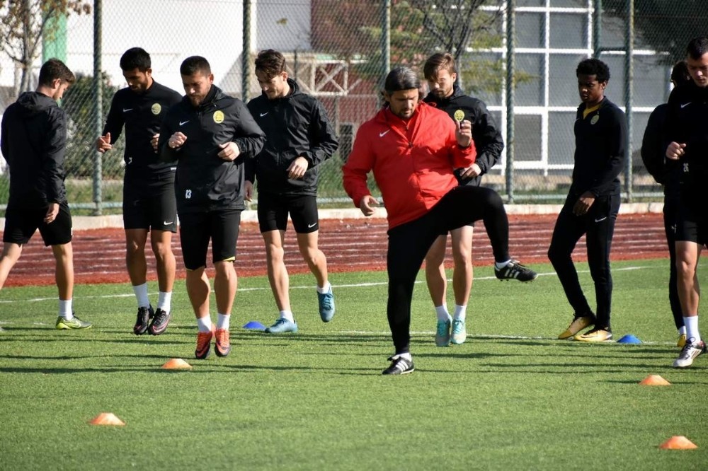 Aliağaspor Çamdibi Altınok deplasmanına hazırlanıyor