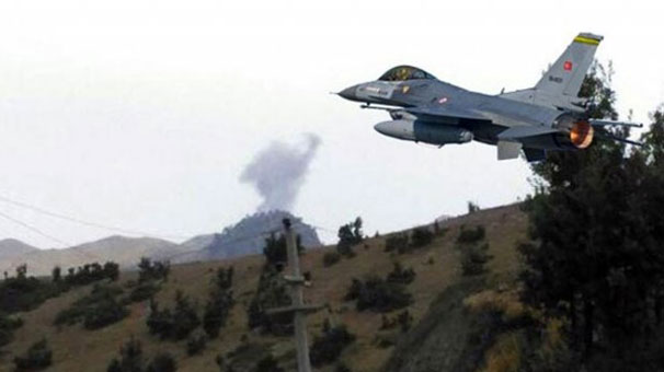 Türk savaş uçakları Asos bölgesinde yığınak yapan PKKʹya büyük darbe vurdu