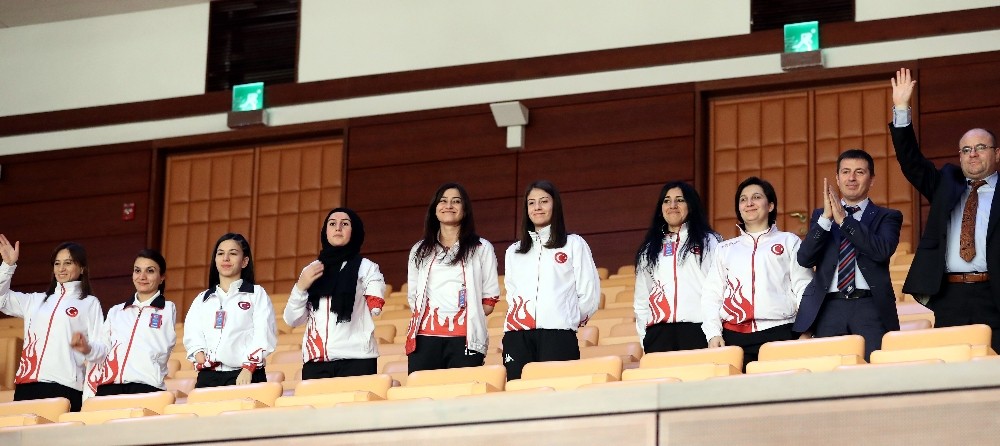 Engelli sporcular TBMM’yi ziyaret etti