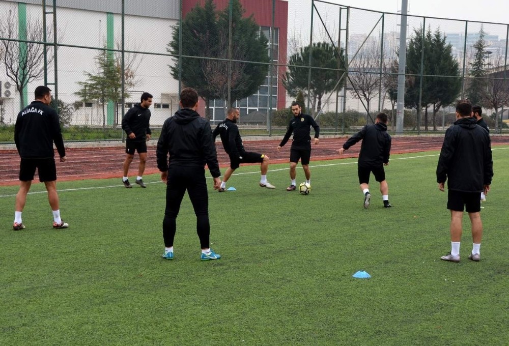 Lider Aliağaspor sahasında Bornova’yı konuk edecek