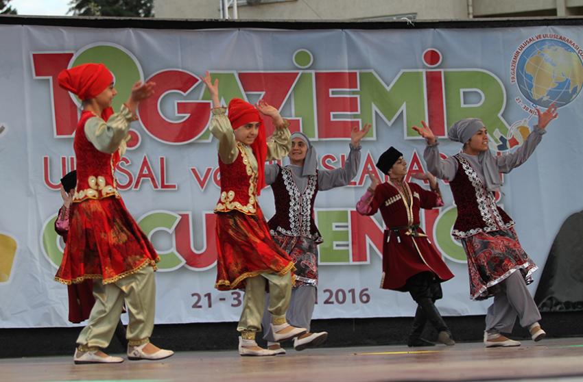 Barış için dans ettiler