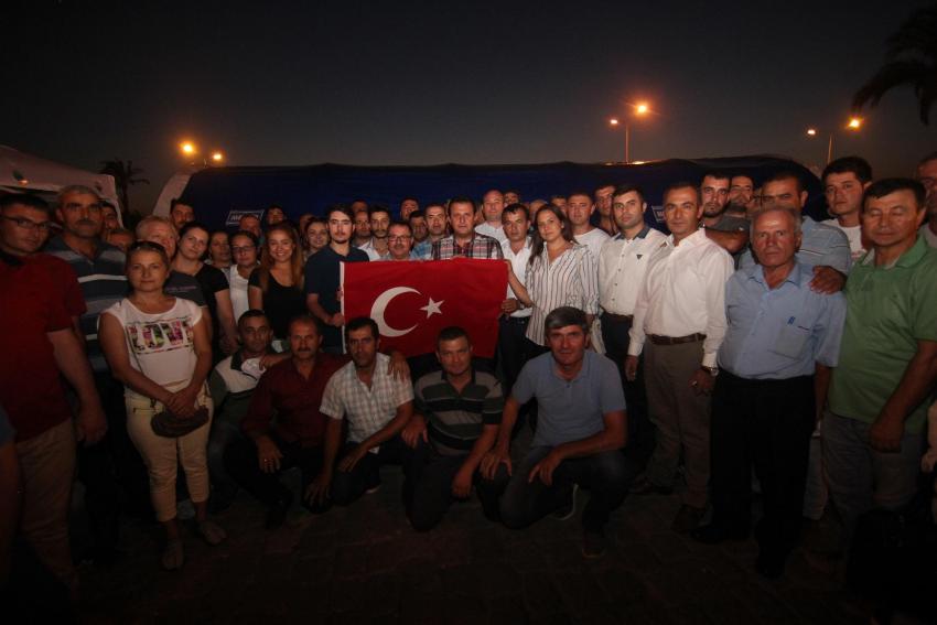 Demokrasi Nöbetindekilere Menderes Desteği