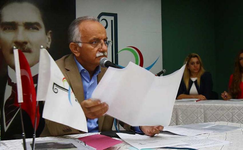 “Cami avlusuna bırakılmış çocuk gibiyiz”