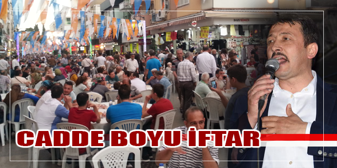Bayraklı’da cadde boyu iftar
