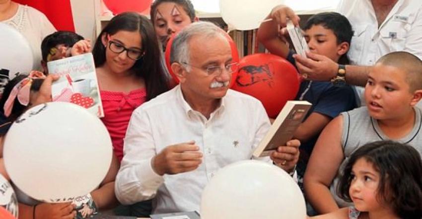 Bayraklı Belediyesi’ne “kütüphane” teşekkürü!