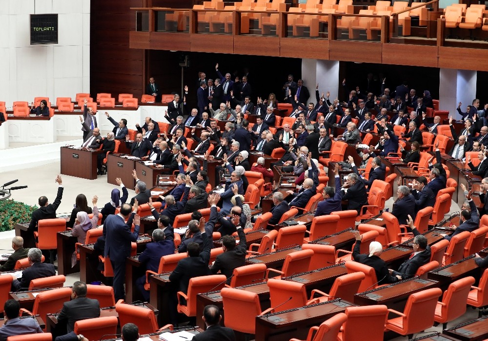 Adalet Bakanı Gül: “OHAL sadece FETÖ’ye değil, PKK, DEAŞ ve diğer tüm terör örgütlerine yönelik bir uygulama içermektedir