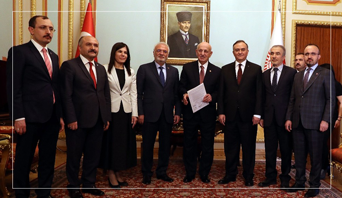 AK Parti ve MHP Grup Başkanvekilleri, erken seçim teklifini TBMM Başkanlığına sundu.