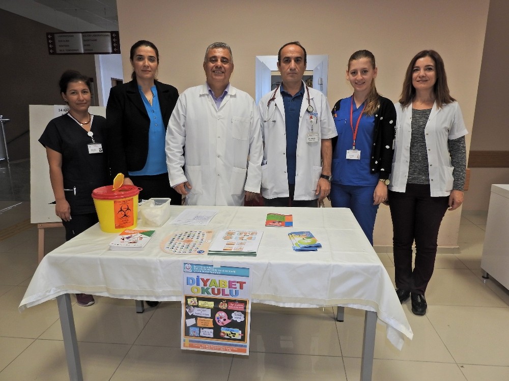 Çeşme Devlet Hastanesi’nde diyabeti anlattılar
