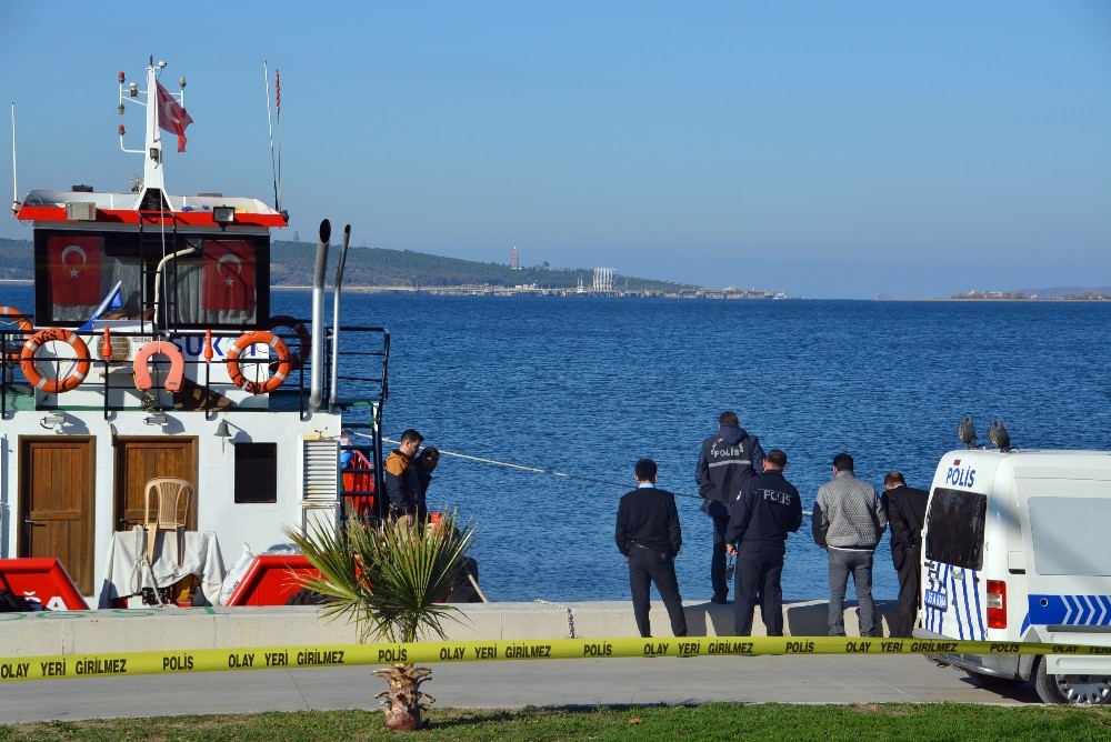İzmir’de denizde erkek cesedi bulundu
