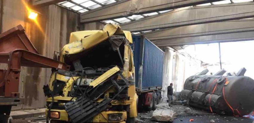 SON DAKİKA.. İZMİR'DE TÜNEL ÇÖKTÜ