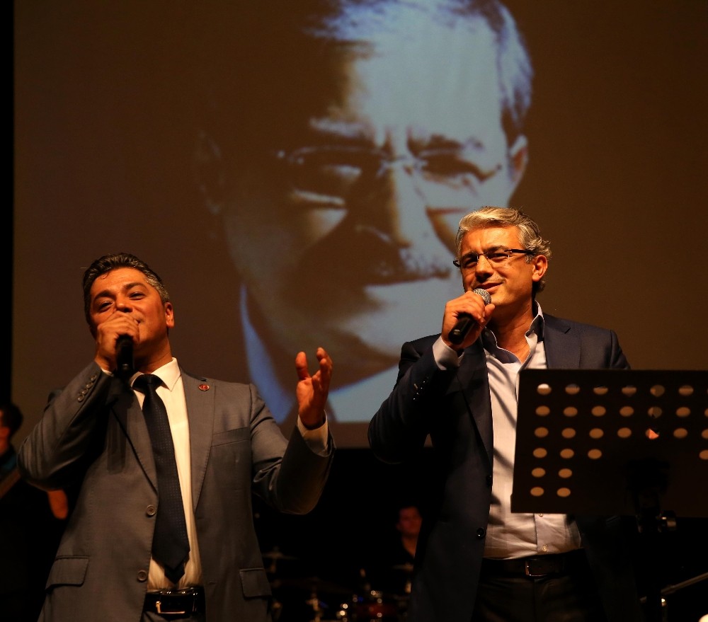 Âşık Mahzuni Şerif, Karşıyaka’da anıldı