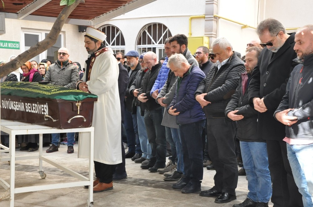 Öldürülen iş adamı memleketinde son yolculuğuna uğurlandı