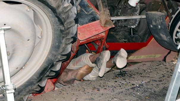 Çaresizce iki saat kurtarılmayı beklediler