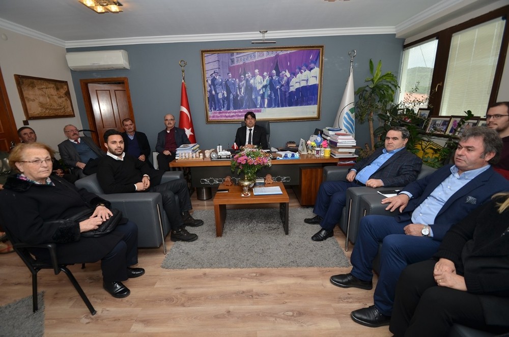 CHP Foça yönetiminden Başkan Demirağ’a ziyaret