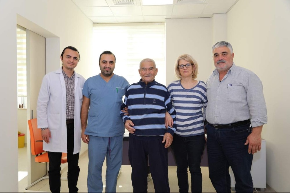 Doktorun dikkati sayesinde 88 yaşında hayata tutundu