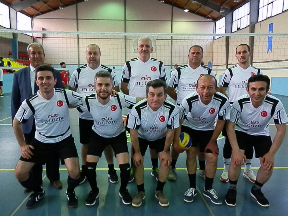 Foça’da Kurumlararası Voleybol Turnuvası