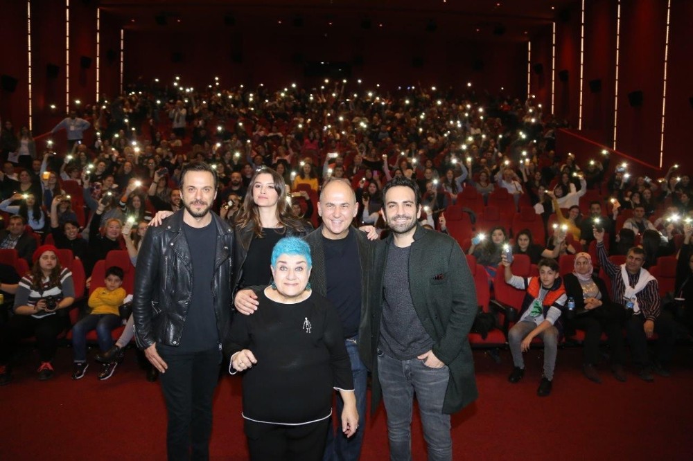 İzmir’e yıldız yağdı