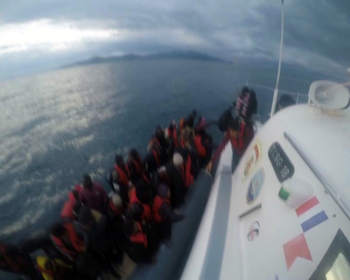 Ege Denizi’nde 43 kaçak göçmen yakalandı