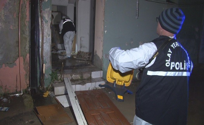 Kullanılmayan depoda erkek cesedi bulundu