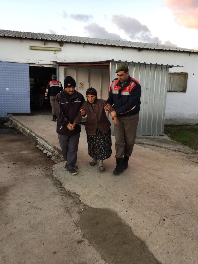 Kayıp alzheimer hastası yaşlı kadını jandarma buldu