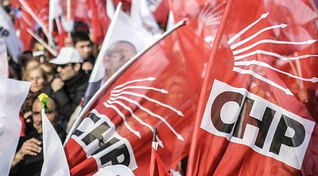 CHP İzmir'de o ilçede istifa depremi: 'Genç yönetim' düştü!