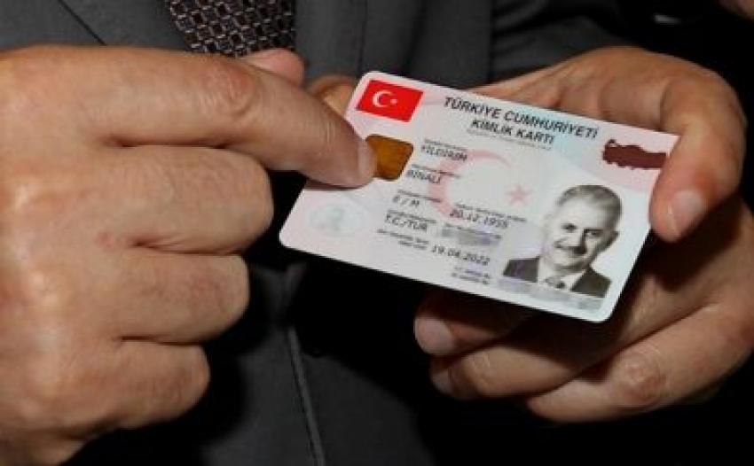 YENİ ÇİPLİ KİMLİKLER DAĞITILMAYA BAŞLANIYOR