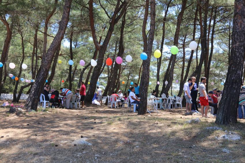 ÇOCUKLAR UÇURTMA UÇURMANIN KEYFİNİ YAŞADI 