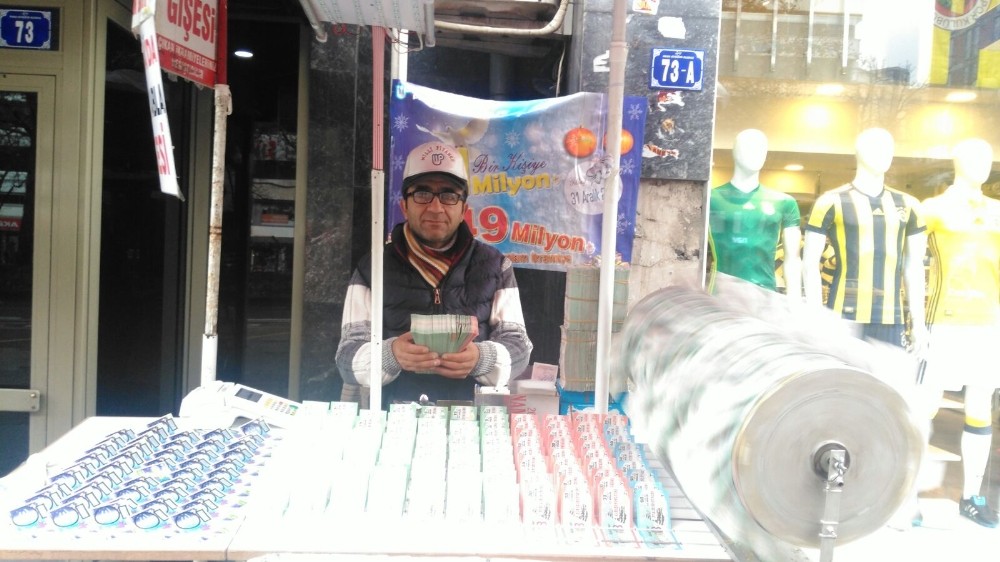 (Özel Haber) Silahlı soyguncuya meydan okudu