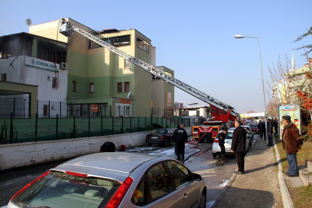 Başkent’te iş yeri yangını