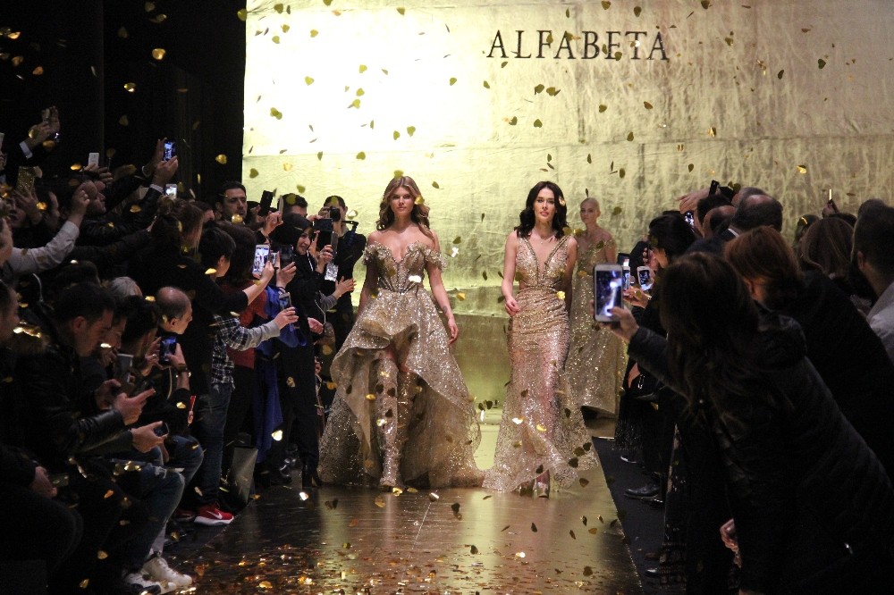 Maryna Linchuk ve Ayşe Hatun Önal aynı podyuma çıktı