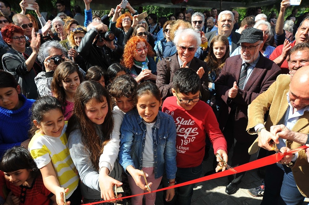 Seferihisar’da 5 bin kitaplı köy kütüphanesi