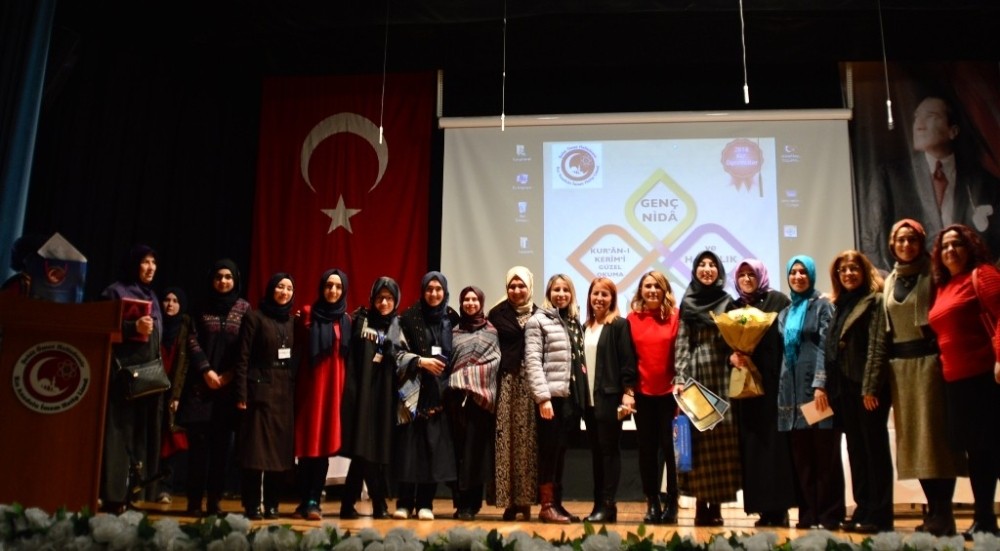 “Genç Nida”lar İzmir’de yarıştı