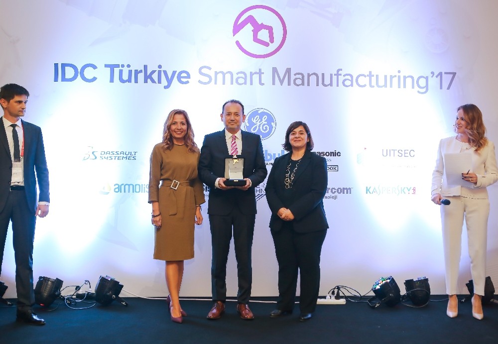 Hugo Boss İzmir’e IDC’den iki ödül