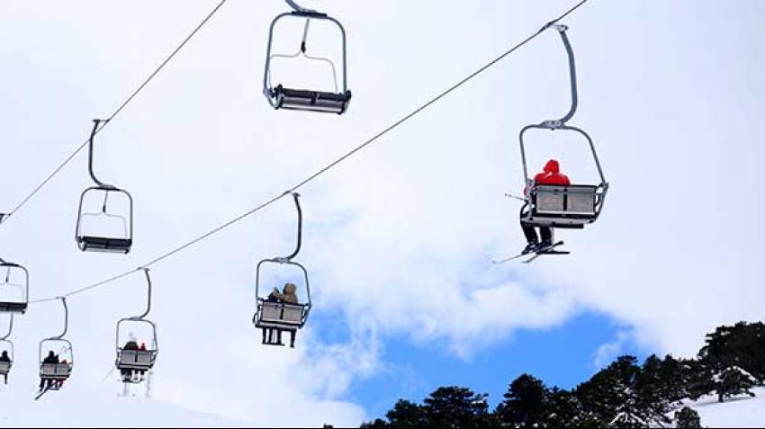 KAYAK YAPARKEN ÖLDÜ