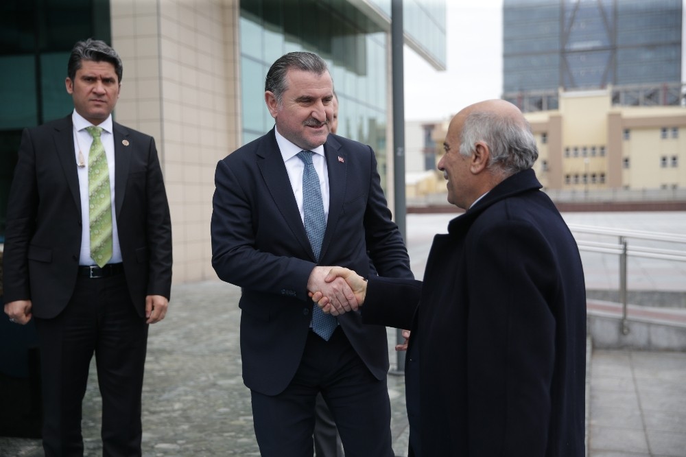 Bakan Aşkın Bak Filistin Gençlik ve Spor Bakanı Al-Rajoub ile bir araya geldi