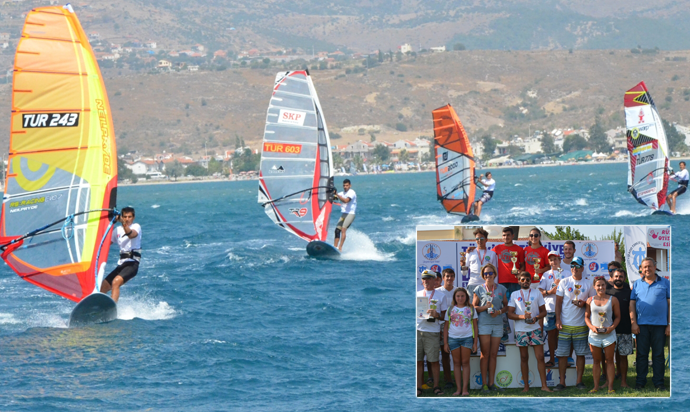 DİKİLİ’DE WİNDSURF HEYECANI