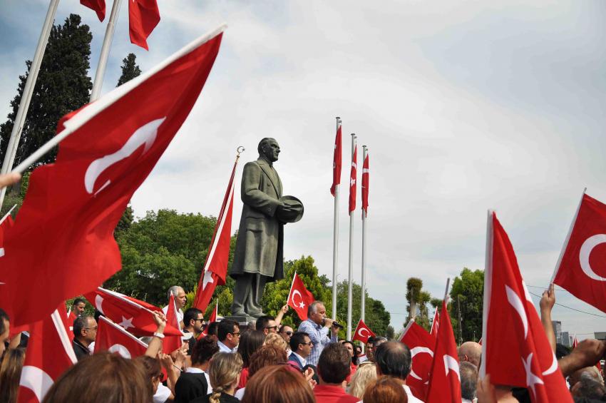 “Atatürk korkusuyla yaşamaya devam edecekler”