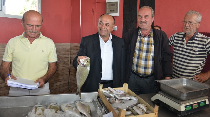 ÇİĞLİ’NİN BALIK MEZATINDA SATIŞLAR BAŞLADI