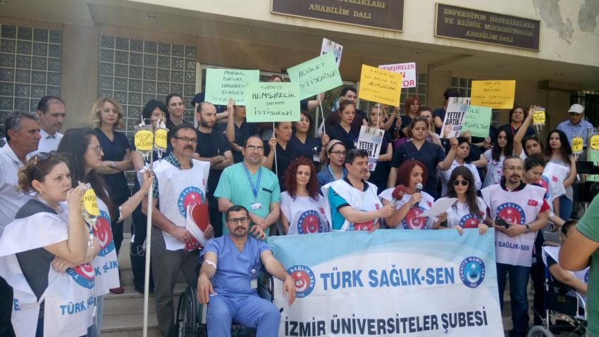 HEMŞİRELER İŞ YÜKÜNÜ PROTESTO ETTİ